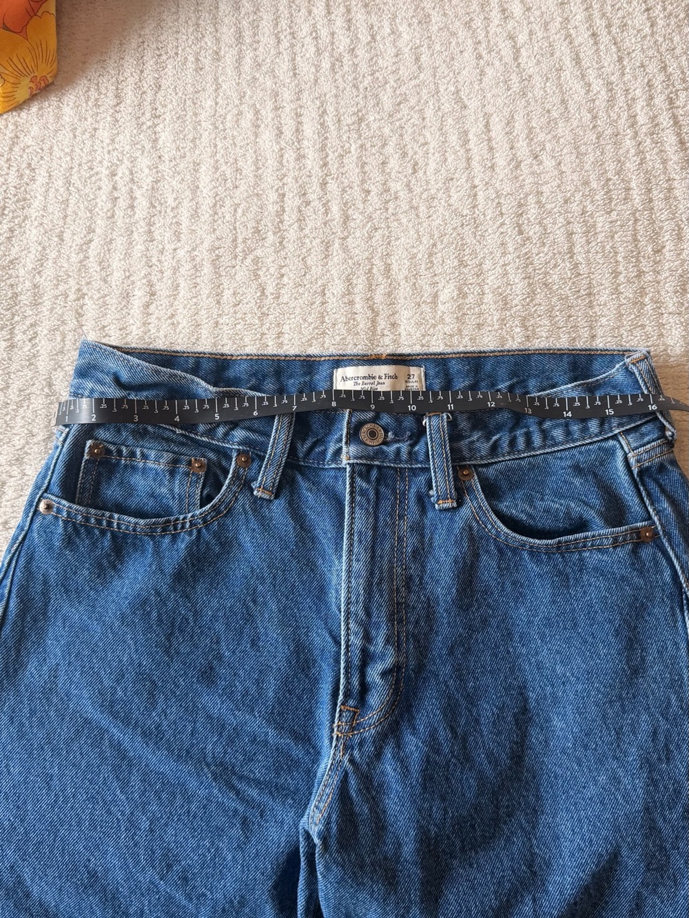 Abercrombie & Fitch Mid-Rise Wide-Leg Women's Jeans in Dark Blue - Picture 5 of 9